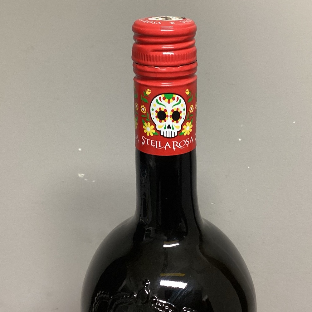 🔴 Stella Rosa Black Limited Edition Bottle - Huge - Heavy - Unique - Empty - Picture 4 of 16